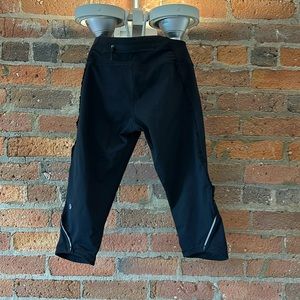 Lululemon cropped leggings size 4 black with frills on side